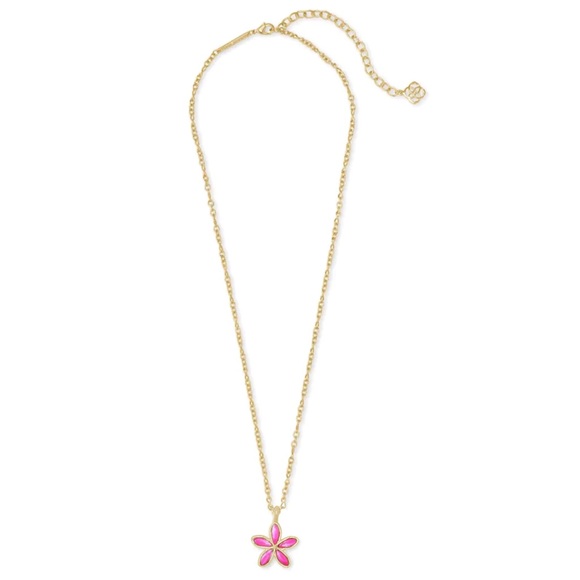 KENDRA SCOTT • Kyla Flower Gold Pendant Necklace in Raspberry Mother of Pearl - Picture 3 of 4